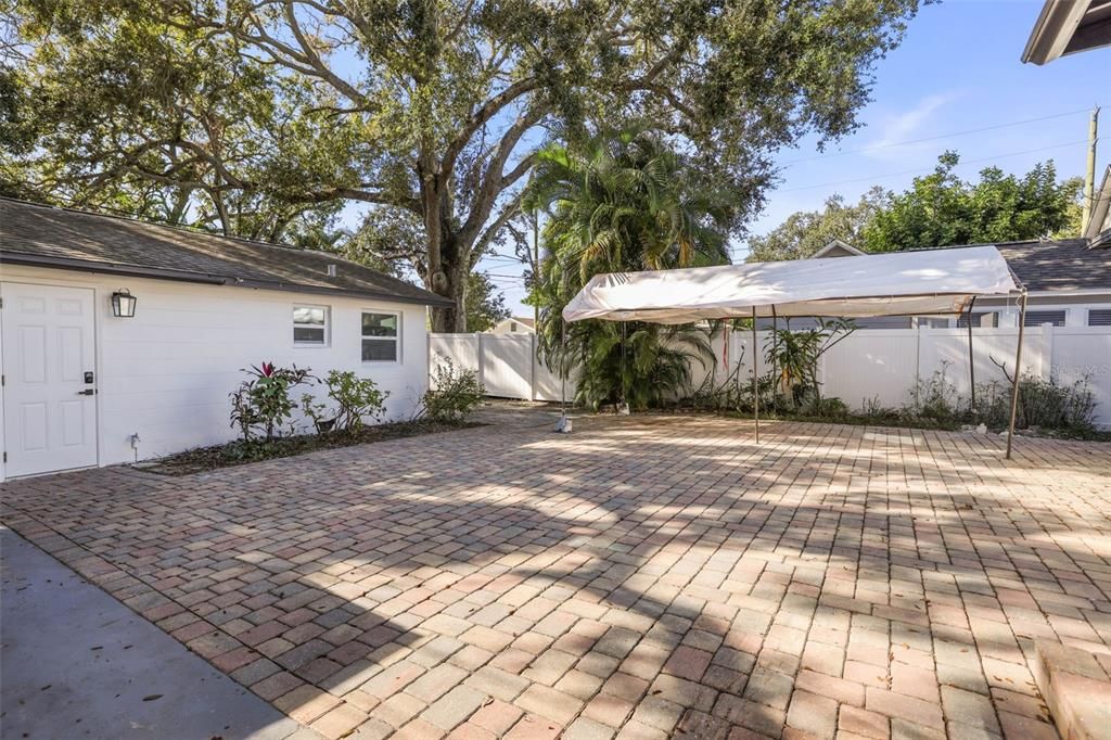 For Sale: $679,000 (4 beds, 2 baths, 1617 Square Feet)