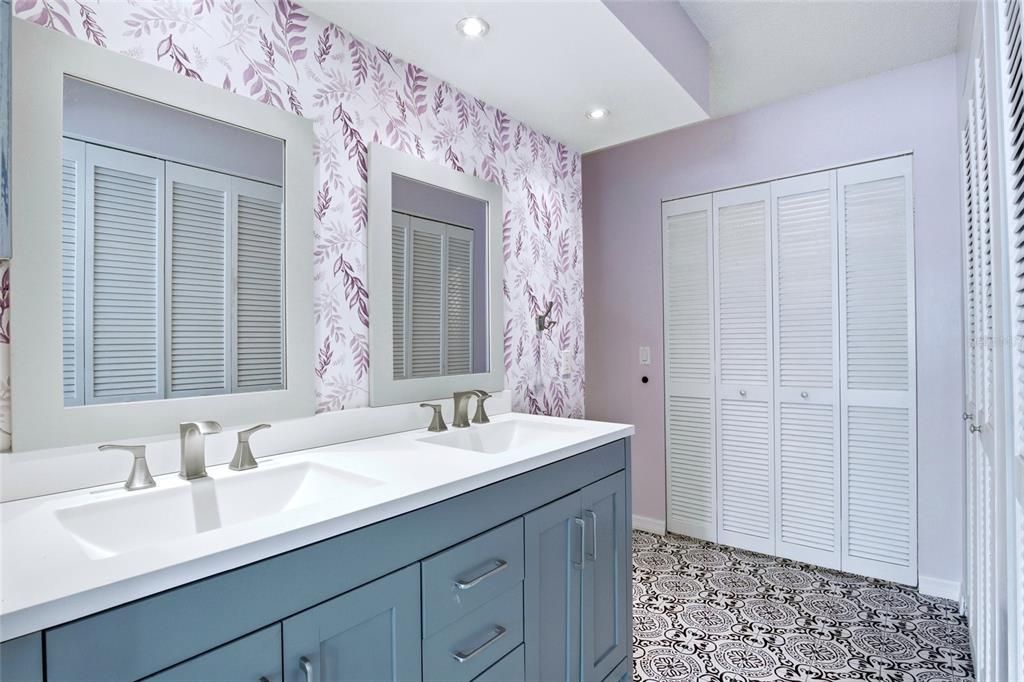 待售: $230,000 (2 贝兹, 2 浴室, 1293 平方英尺)