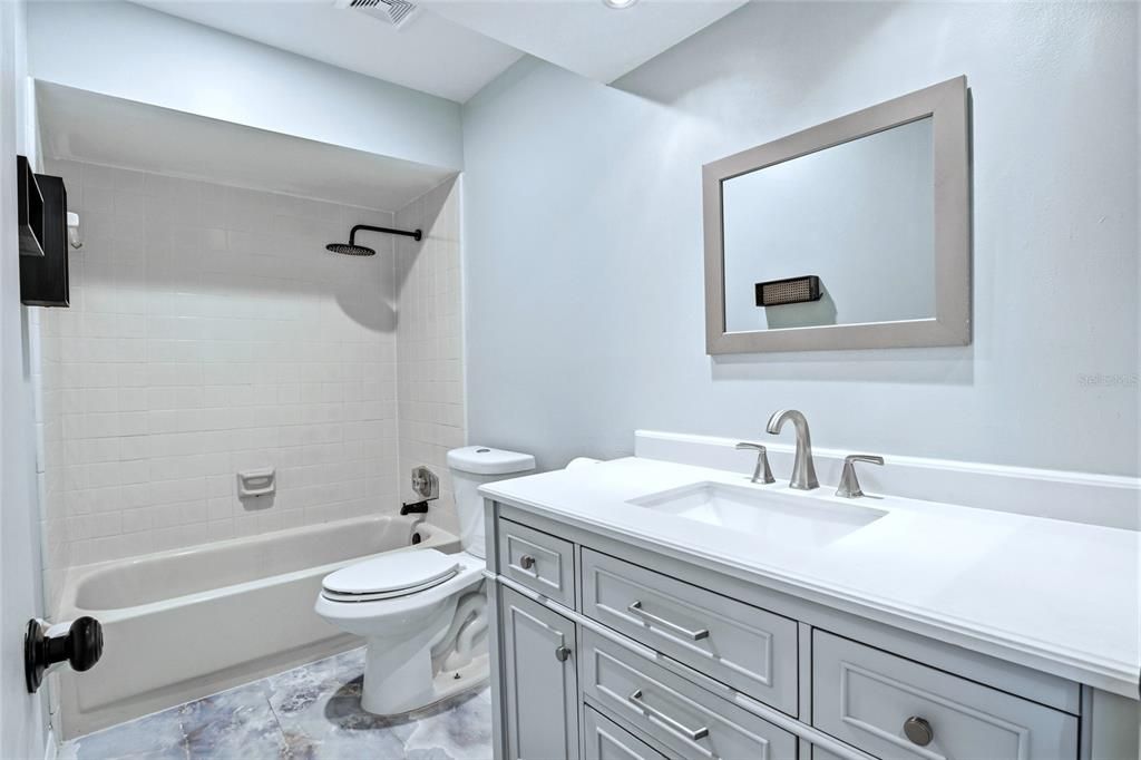 待售: $230,000 (2 贝兹, 2 浴室, 1293 平方英尺)