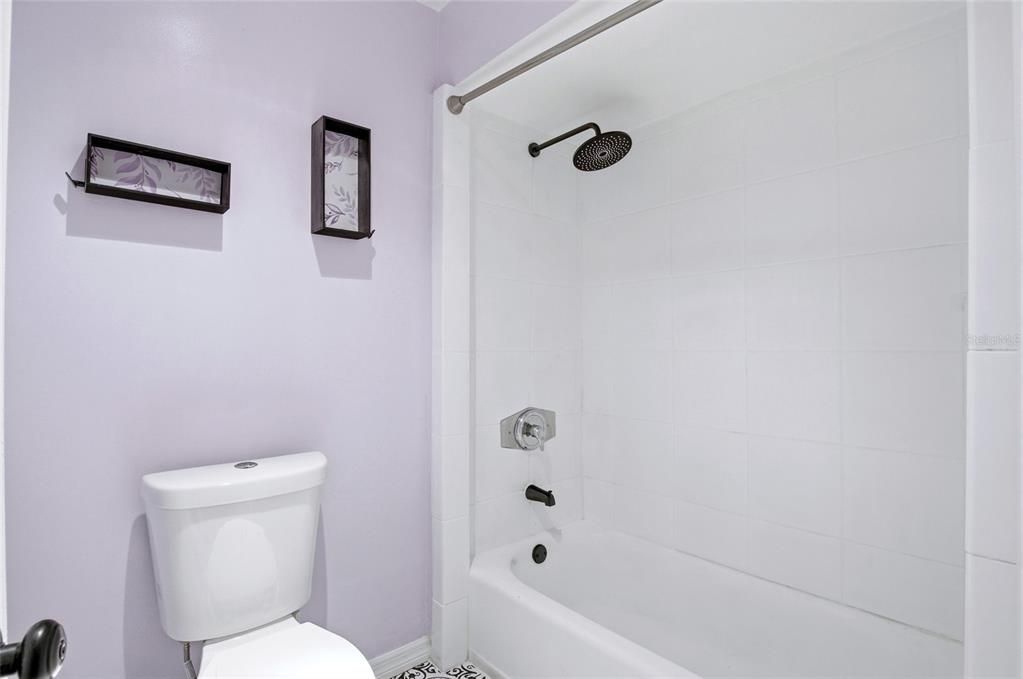 待售: $230,000 (2 贝兹, 2 浴室, 1293 平方英尺)