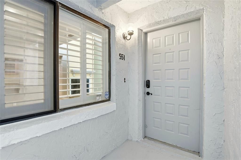 待售: $230,000 (2 贝兹, 2 浴室, 1293 平方英尺)