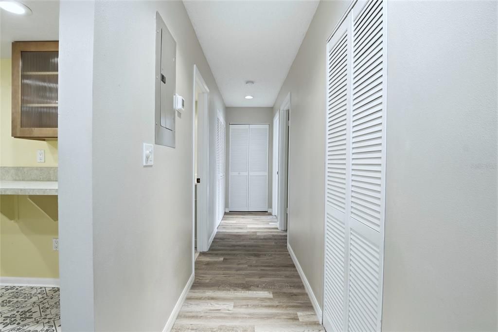 待售: $230,000 (2 贝兹, 2 浴室, 1293 平方英尺)