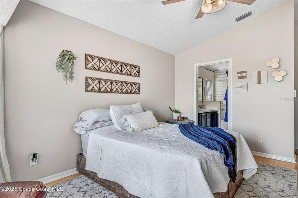 For Sale: $377,000 (3 beds, 2 baths, 1473 Square Feet)