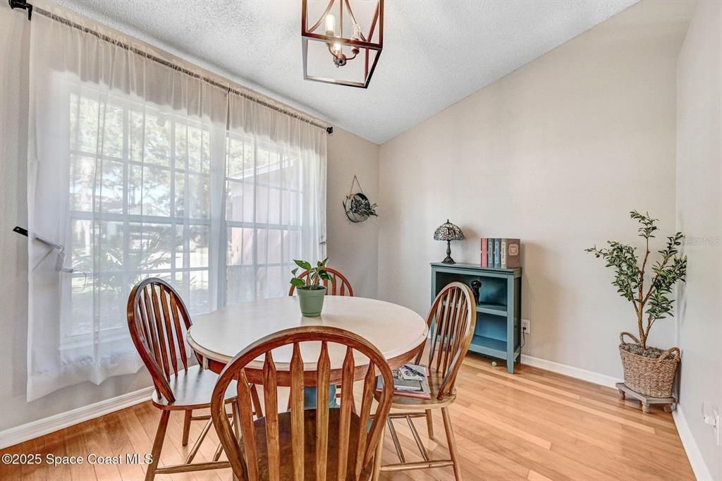 For Sale: $377,000 (3 beds, 2 baths, 1473 Square Feet)