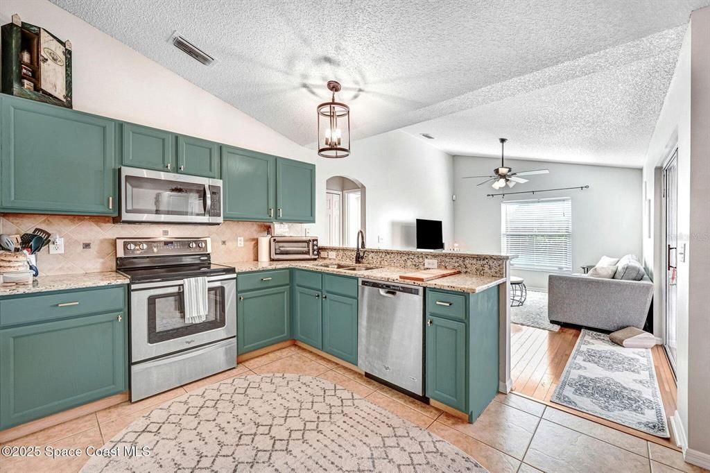 For Sale: $377,000 (3 beds, 2 baths, 1473 Square Feet)