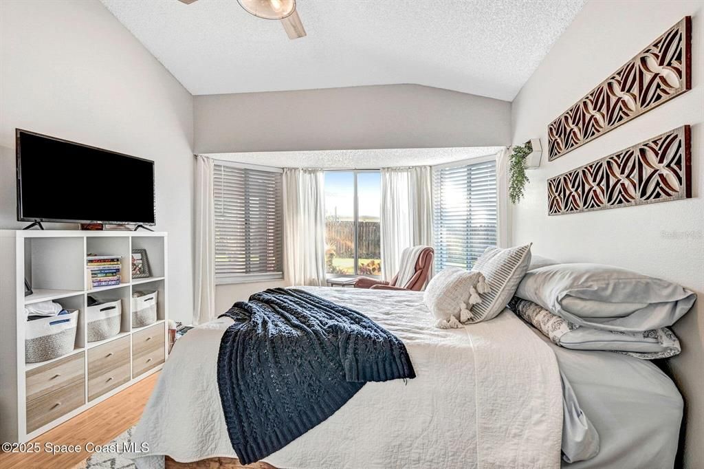 For Sale: $377,000 (3 beds, 2 baths, 1473 Square Feet)