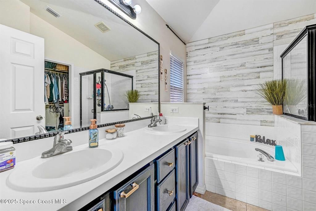 For Sale: $377,000 (3 beds, 2 baths, 1473 Square Feet)