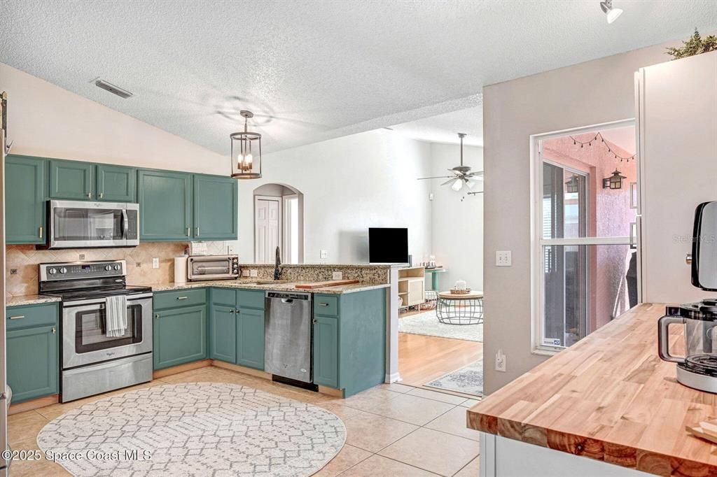 For Sale: $377,000 (3 beds, 2 baths, 1473 Square Feet)