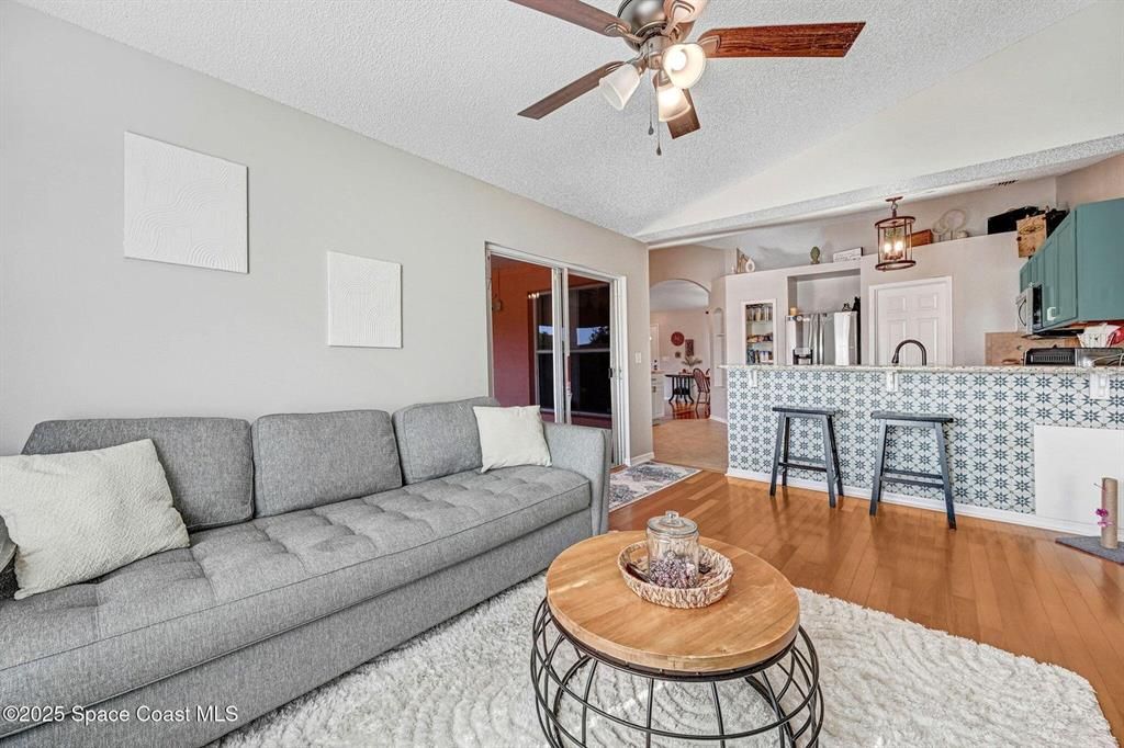 For Sale: $377,000 (3 beds, 2 baths, 1473 Square Feet)