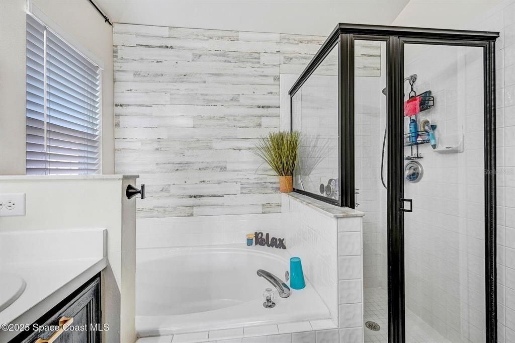 For Sale: $377,000 (3 beds, 2 baths, 1473 Square Feet)