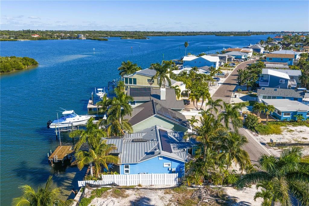 待售: $650,000 (2 贝兹, 2 浴室, 1195 平方英尺)