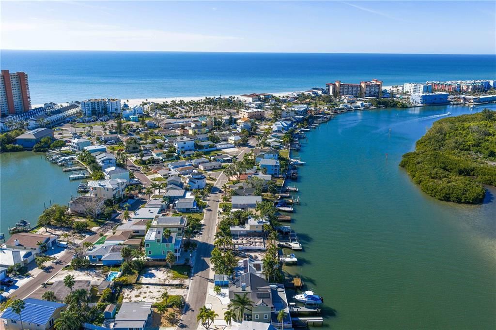 待售: $650,000 (2 贝兹, 2 浴室, 1195 平方英尺)