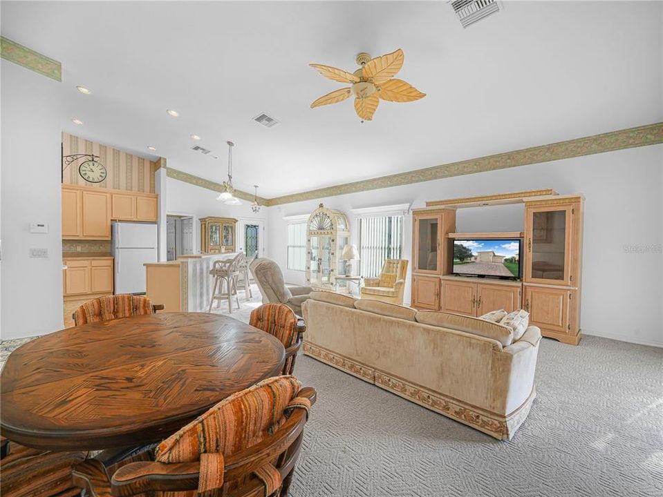 En Venta: $350,000 (2 camas, 2 baños, 1326 Pies cuadrados)