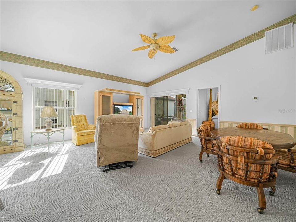 En Venta: $350,000 (2 camas, 2 baños, 1326 Pies cuadrados)