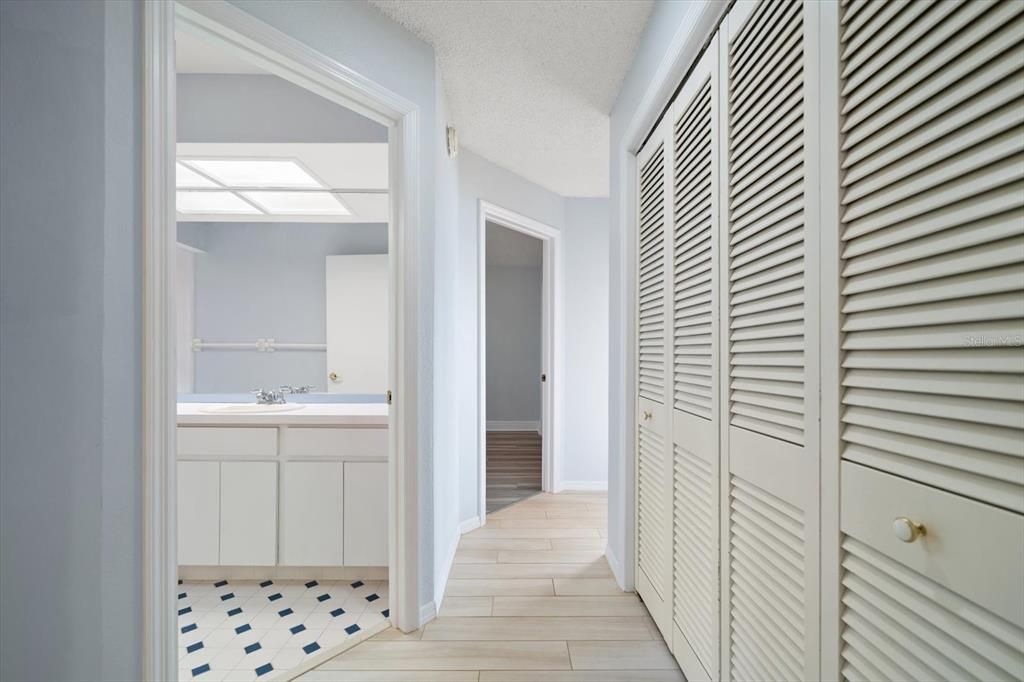 待售: $799,000 (4 贝兹, 2 浴室, 2526 平方英尺)