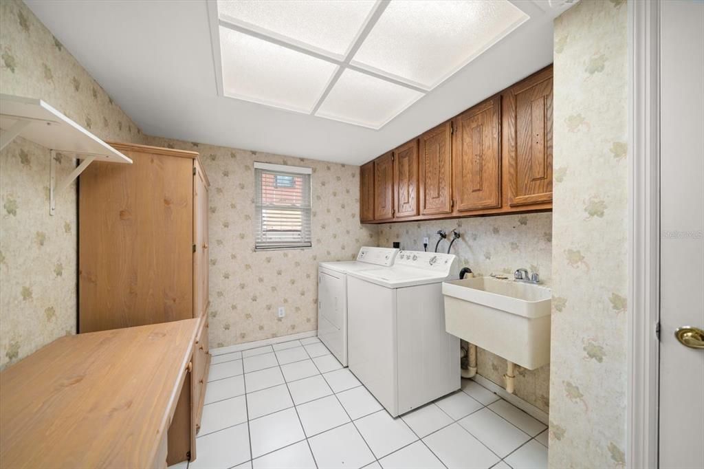 待售: $799,000 (4 贝兹, 2 浴室, 2526 平方英尺)