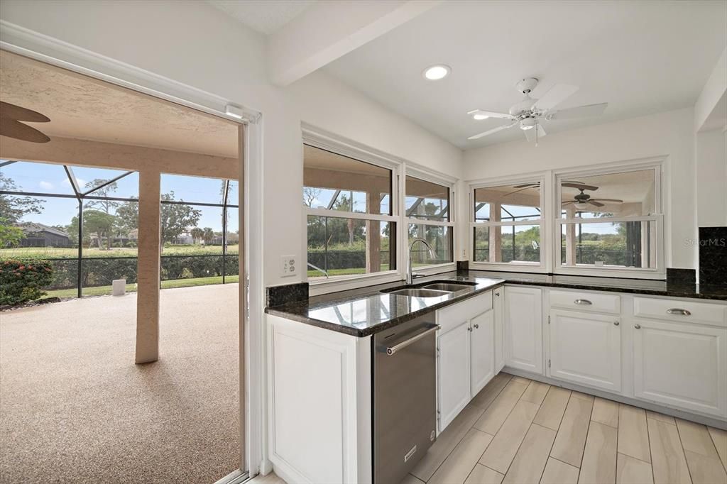 待售: $799,000 (4 贝兹, 2 浴室, 2526 平方英尺)