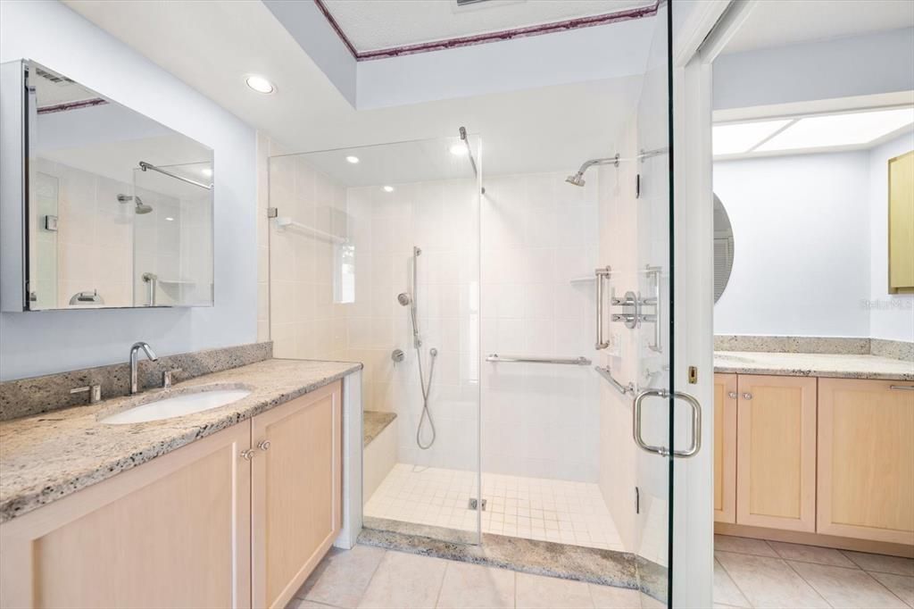 待售: $799,000 (4 贝兹, 2 浴室, 2526 平方英尺)