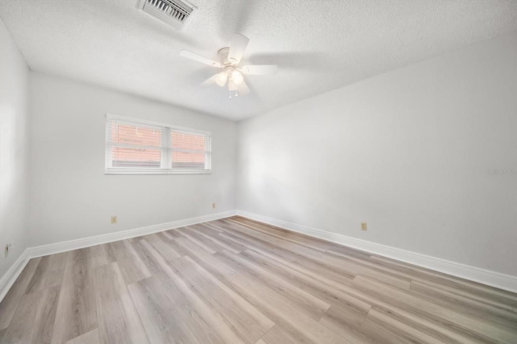 待售: $799,000 (4 贝兹, 2 浴室, 2526 平方英尺)