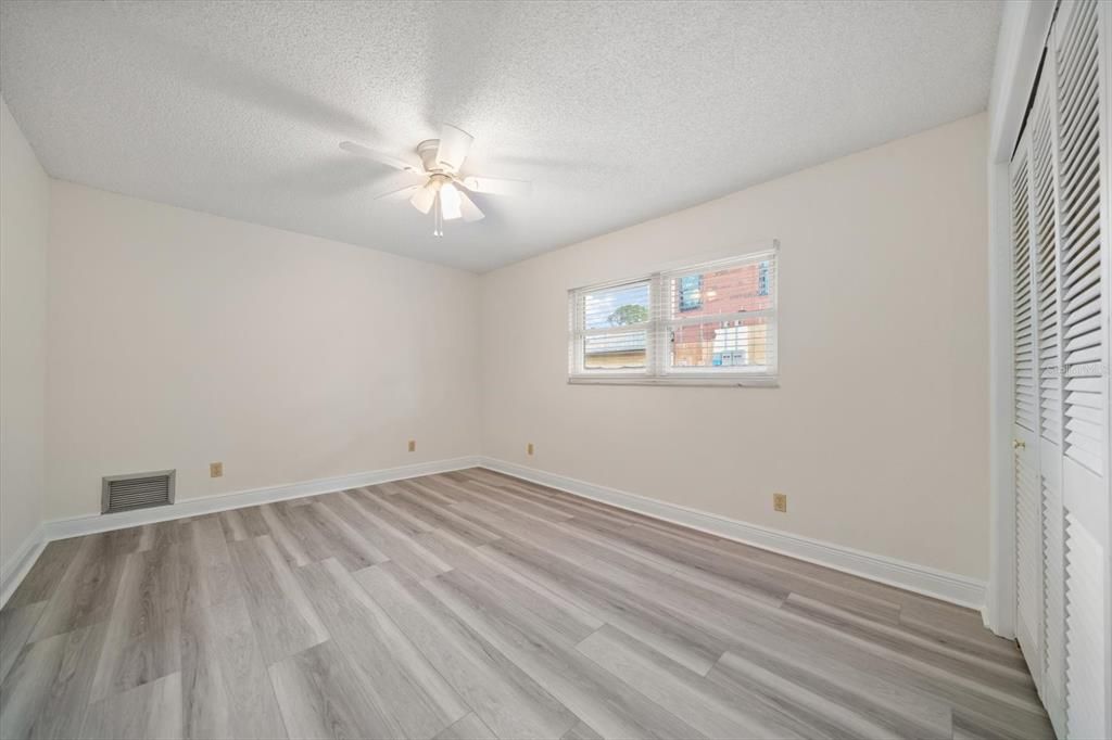 待售: $799,000 (4 贝兹, 2 浴室, 2526 平方英尺)