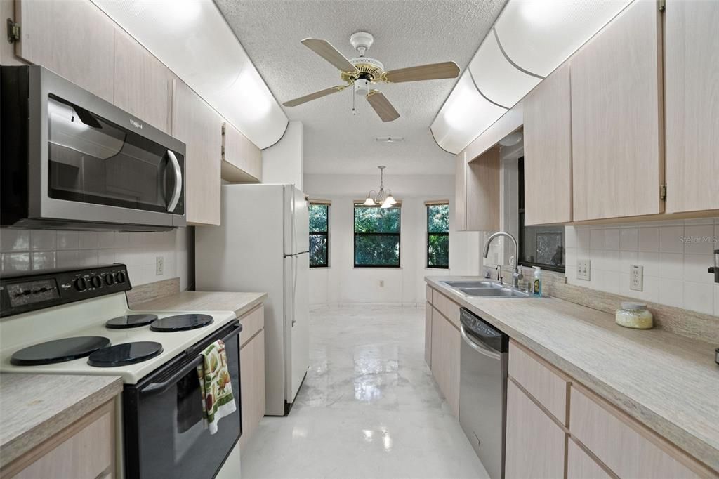 En Venta: $649,900 (2 camas, 2 baños, 1316 Pies cuadrados)