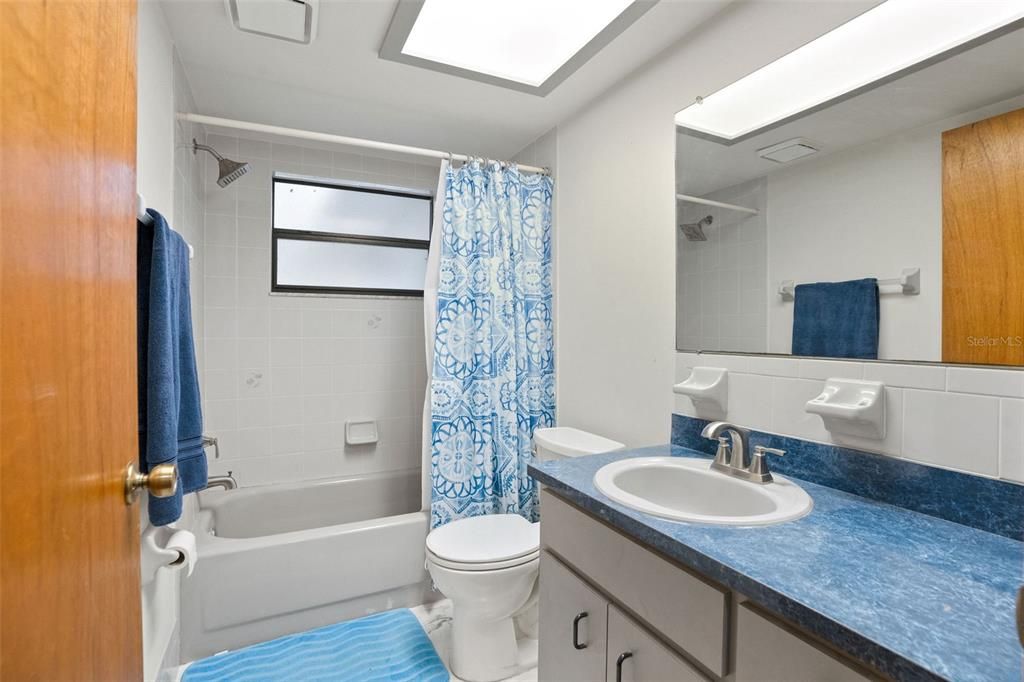 En Venta: $649,900 (2 camas, 2 baños, 1316 Pies cuadrados)