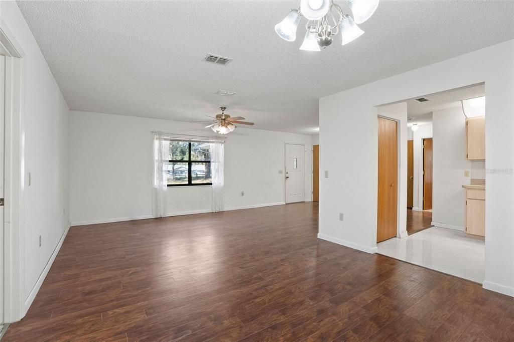 En Venta: $649,900 (2 camas, 2 baños, 1316 Pies cuadrados)