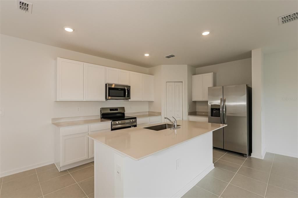 В аренду: $1,980 (4 спален, 2 ванн, 1880 Квадратных фут)