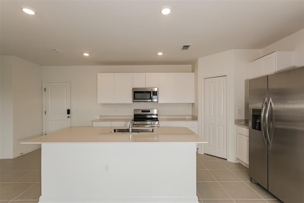 В аренду: $1,980 (4 спален, 2 ванн, 1880 Квадратных фут)