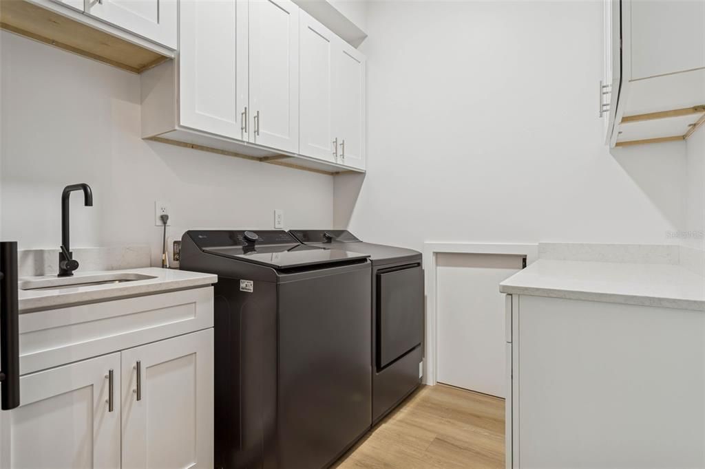 В аренду: $12,000 (4 спален, 4 ванн, 3176 Квадратных фут)