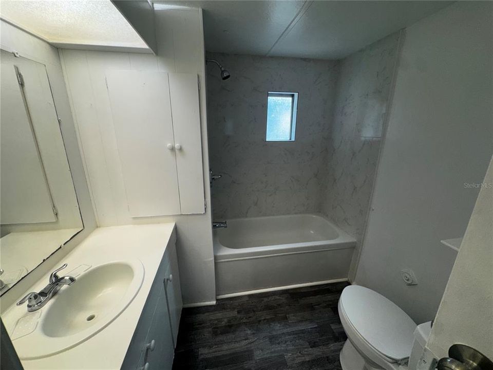 For Rent: $1,025 (2 beds, 1 baths, 804 Square Feet)