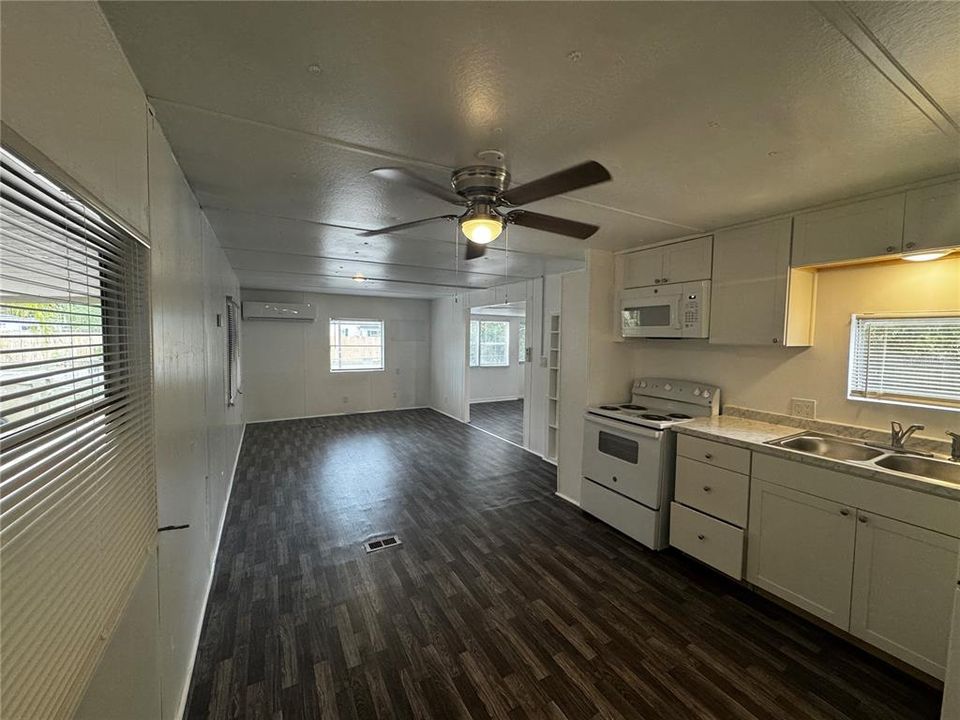 For Rent: $1,025 (2 beds, 1 baths, 804 Square Feet)