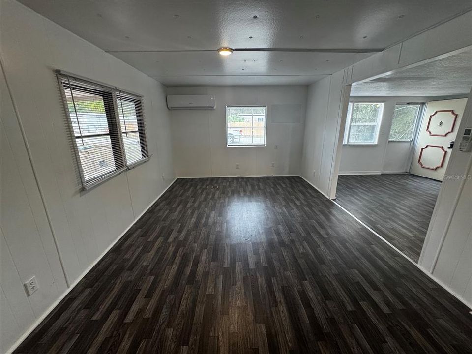 For Rent: $1,025 (2 beds, 1 baths, 804 Square Feet)