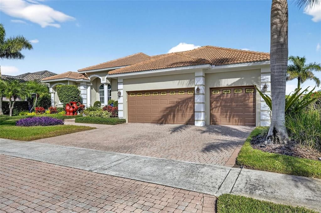 For Sale: $995,000 (4 beds, 3 baths, 2806 Square Feet)