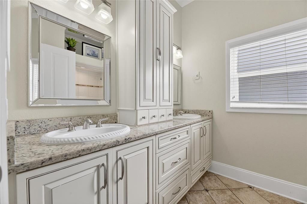 For Sale: $995,000 (4 beds, 3 baths, 2806 Square Feet)