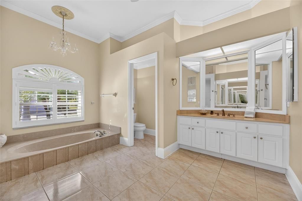 For Sale: $995,000 (4 beds, 3 baths, 2806 Square Feet)