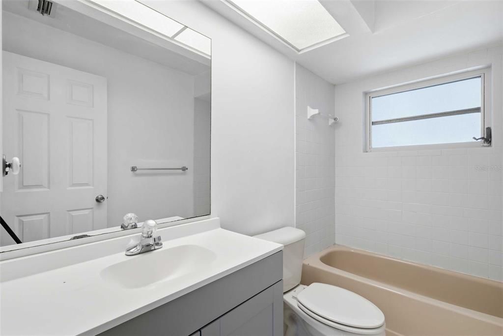 For Sale: $194,900 (2 beds, 2 baths, 1578 Square Feet)