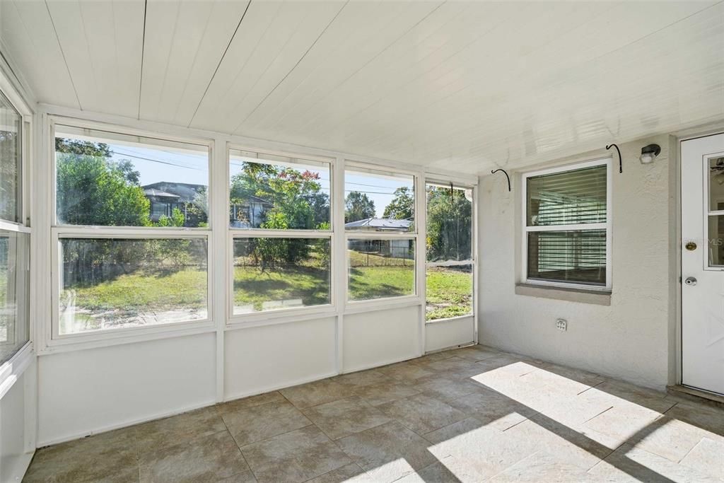 For Sale: $194,900 (2 beds, 2 baths, 1578 Square Feet)