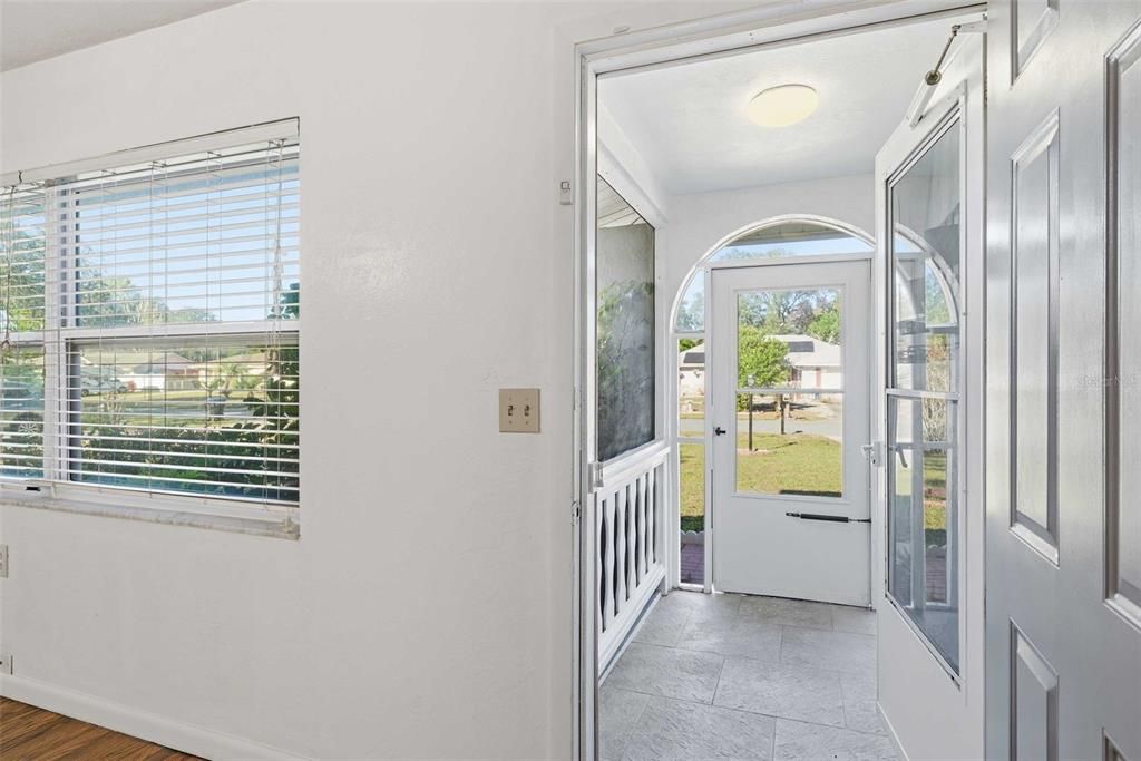 For Sale: $194,900 (2 beds, 2 baths, 1578 Square Feet)