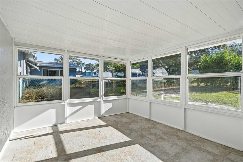 For Sale: $194,900 (2 beds, 2 baths, 1578 Square Feet)