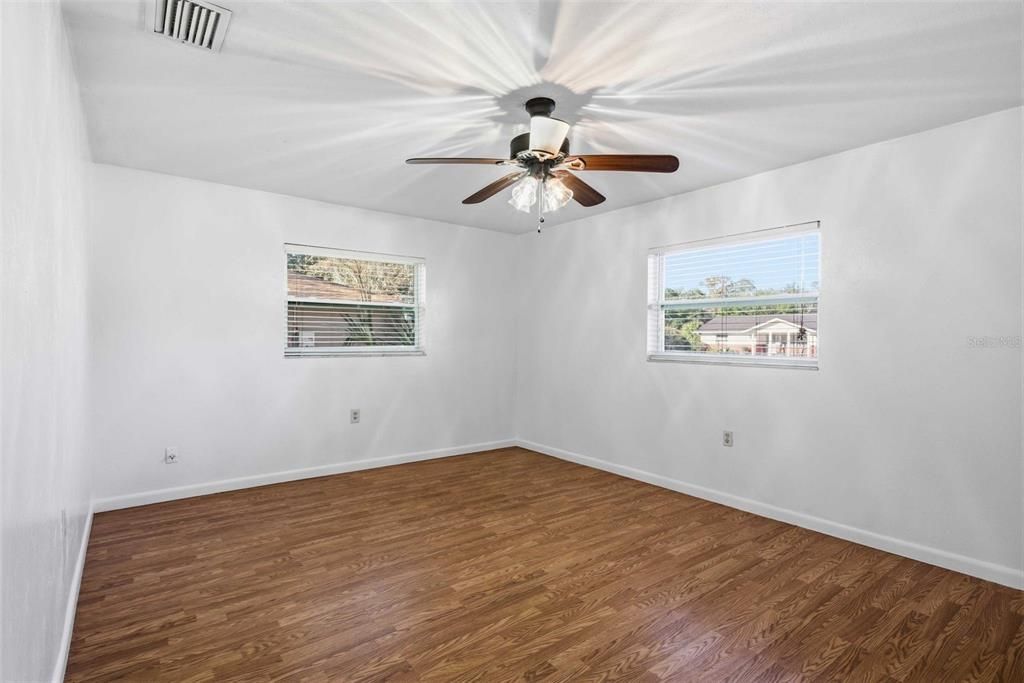 For Sale: $194,900 (2 beds, 2 baths, 1578 Square Feet)