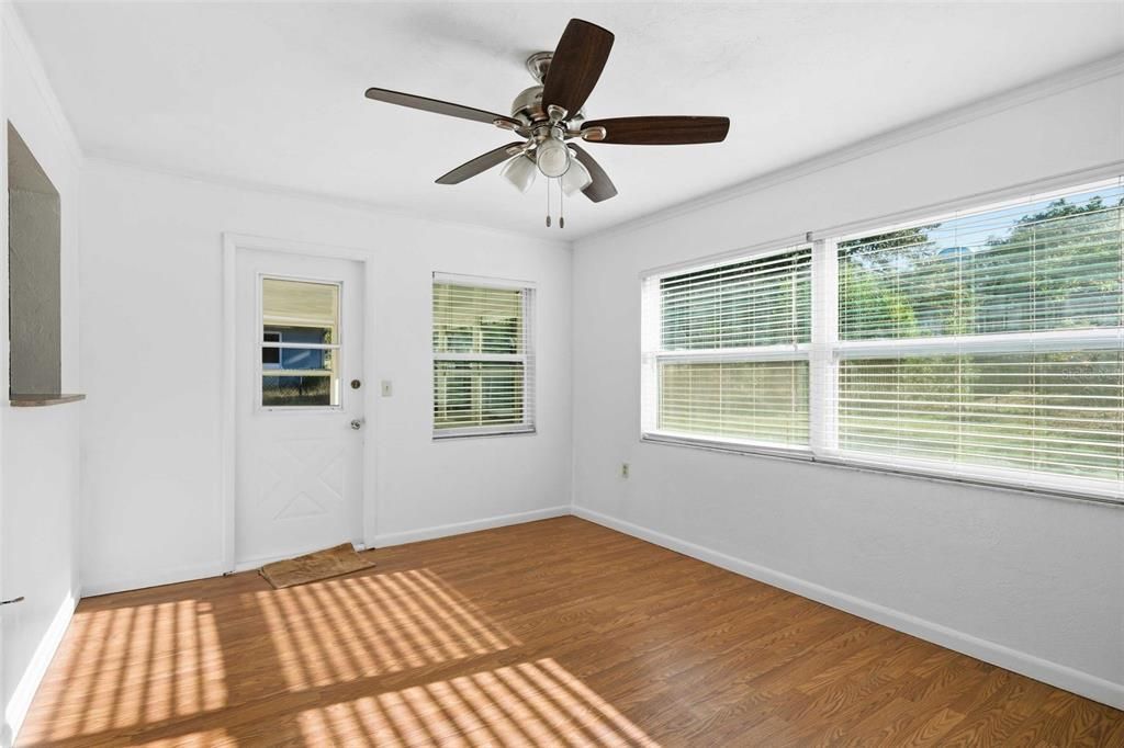 For Sale: $194,900 (2 beds, 2 baths, 1578 Square Feet)