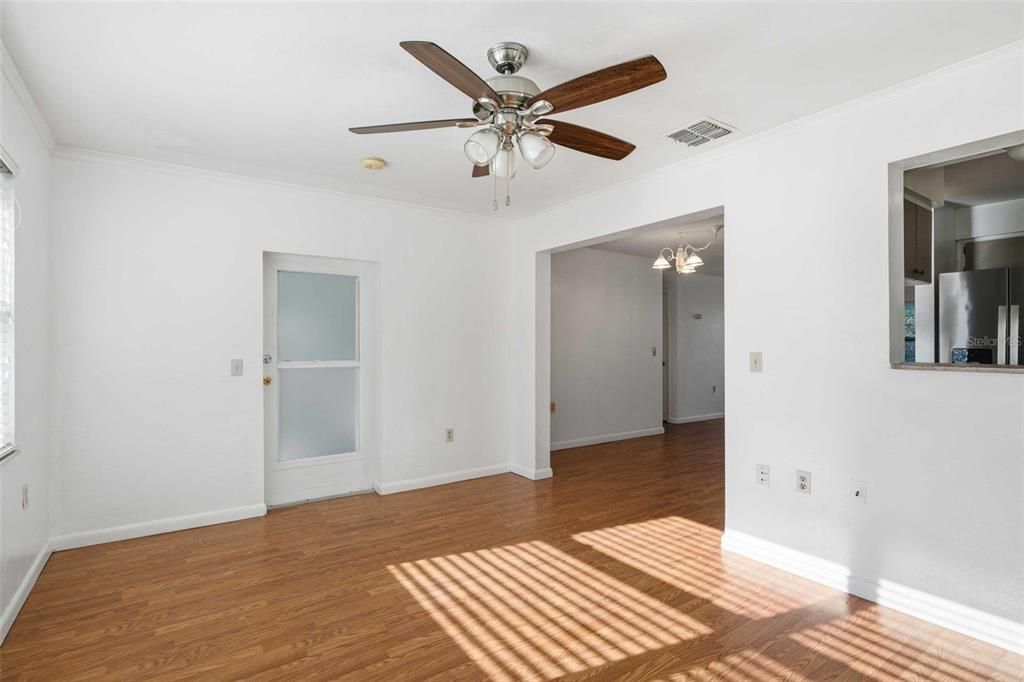 For Sale: $194,900 (2 beds, 2 baths, 1578 Square Feet)