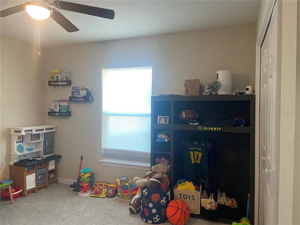 For Sale: $270,000 (3 beds, 2 baths, 1557 Square Feet)