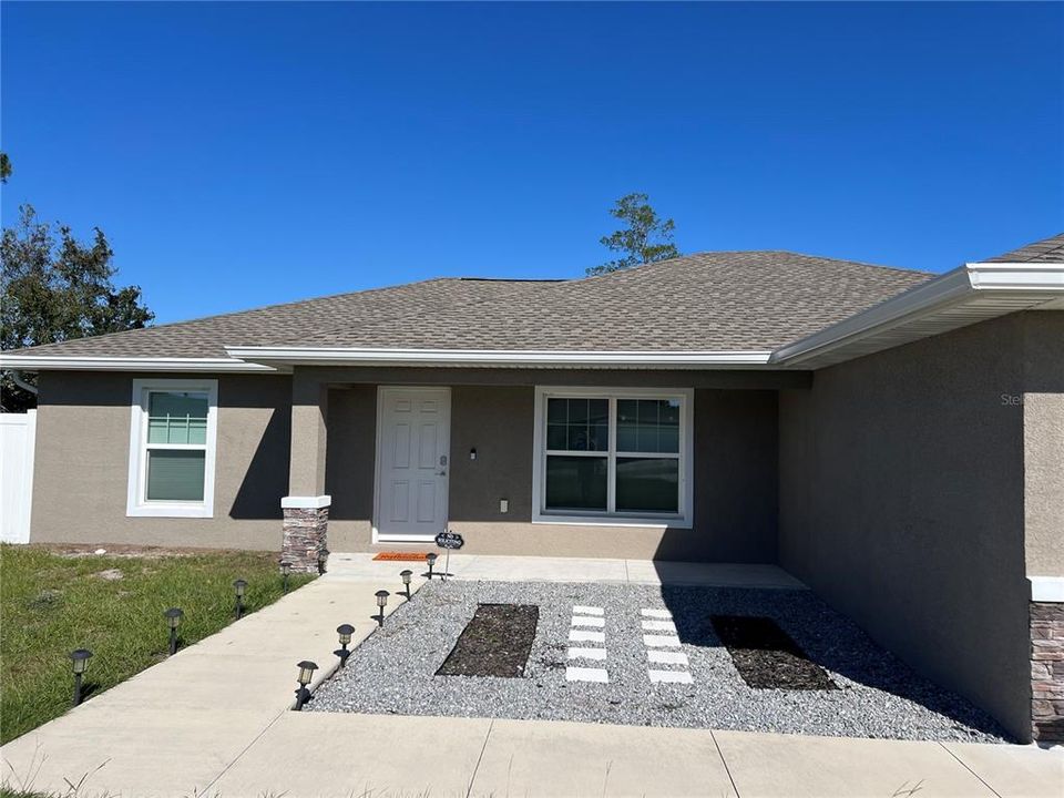 For Sale: $270,000 (3 beds, 2 baths, 1557 Square Feet)