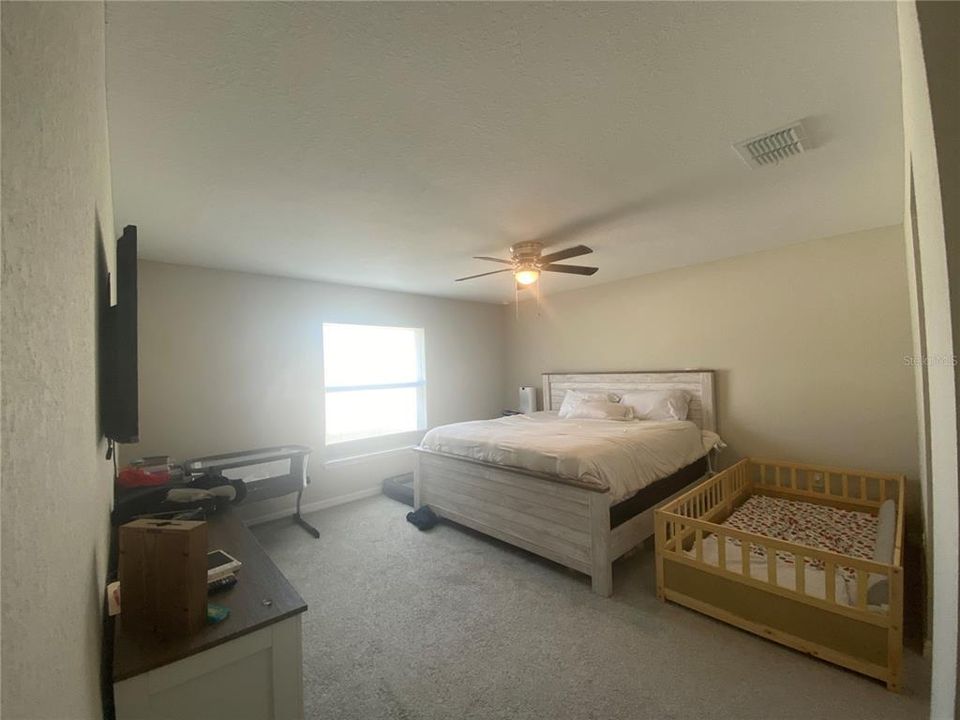 For Sale: $270,000 (3 beds, 2 baths, 1557 Square Feet)