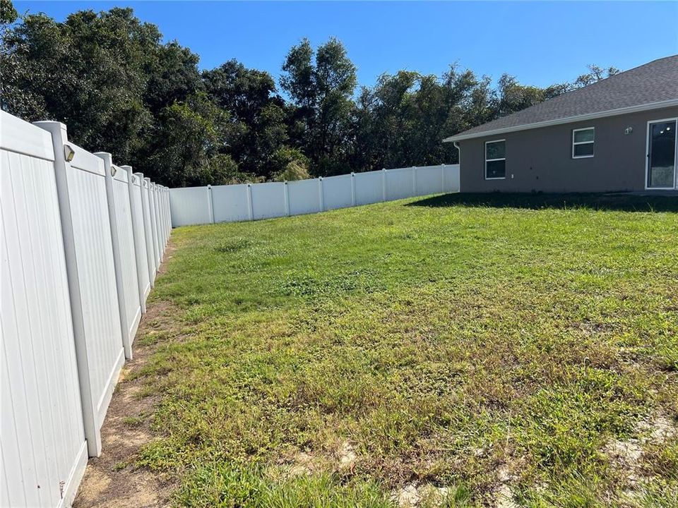 For Sale: $270,000 (3 beds, 2 baths, 1557 Square Feet)