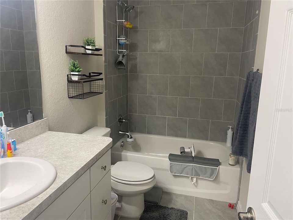 For Sale: $270,000 (3 beds, 2 baths, 1557 Square Feet)