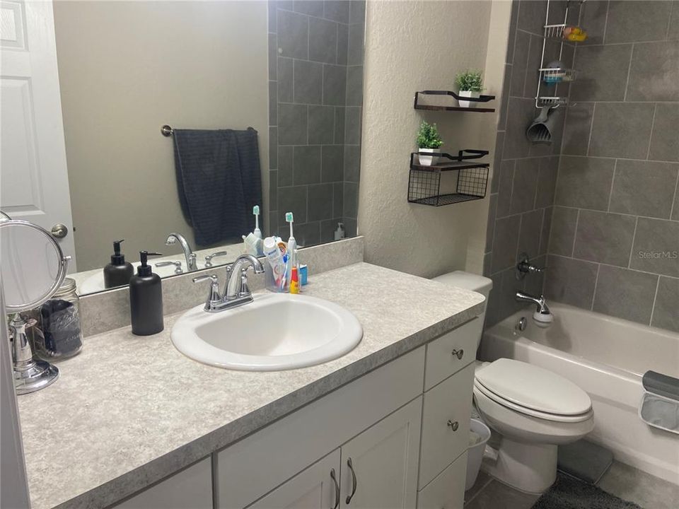 For Sale: $270,000 (3 beds, 2 baths, 1557 Square Feet)