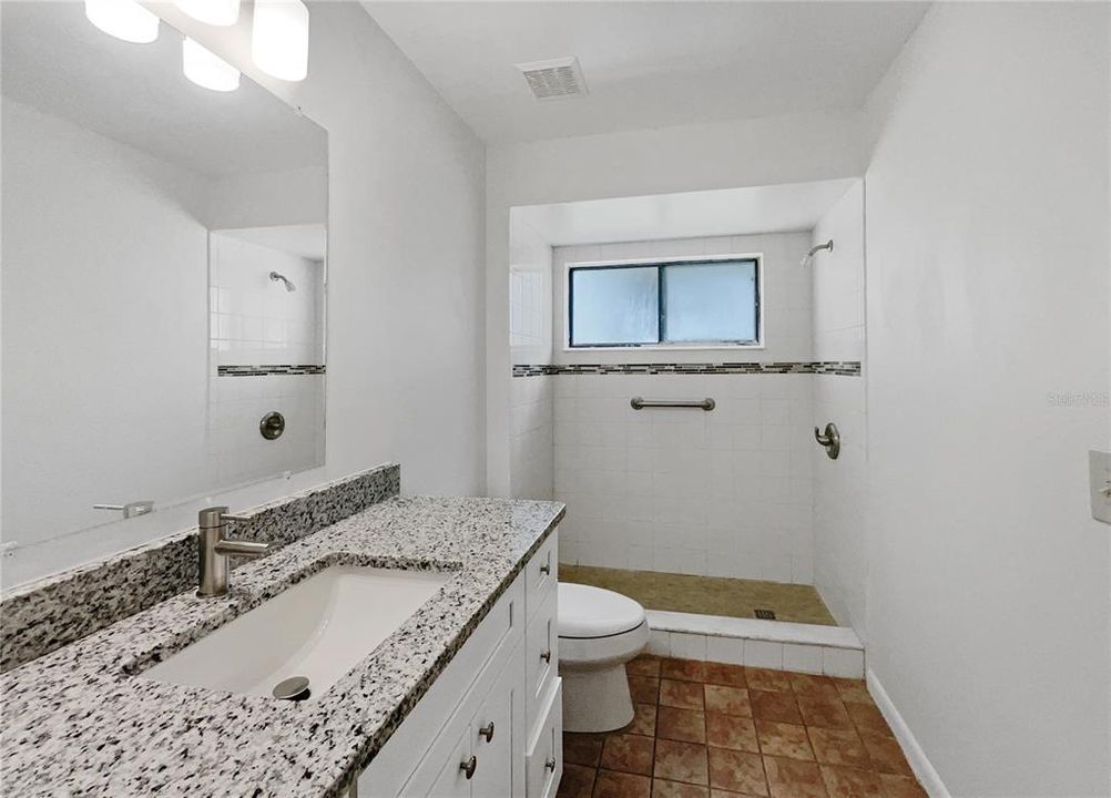 待售: $305,000 (3 贝兹, 2 浴室, 1494 平方英尺)